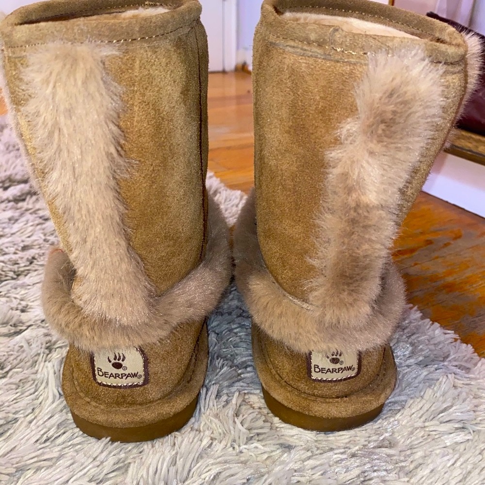 Bearpaw Boots size 7 in good condition make offers